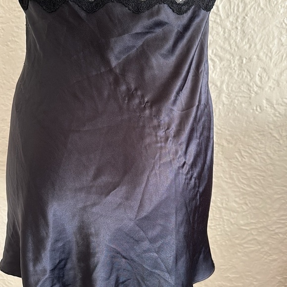 Victoria’s Secret Dark Gray Satin Black Floral Lace Slip Medium Flaws - Picture 7 of 10